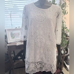 “Simply Couture” Elegant White Lace Top
Size M NWOT
